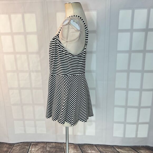 Torrid Black & White Stripe Sweetheart Knit Cami size 2x - Picture 9 of 13